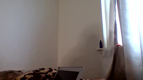 Snapshot of tommyandtomara chatting on May 2, 8:41 am tommyandtomara online show from May 2, 8:41 am