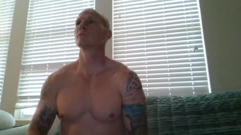 Snapshot of tommygunsfit chatting on July 23, 8:29 pm tommygunsfit online show from July 23, 8:29 pm