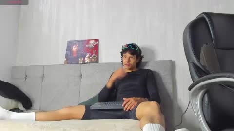 Snapshot of tommyhot7 chatting on June 21, 7:16 pm tommyhot7 online show from June 21, 7:16 pm