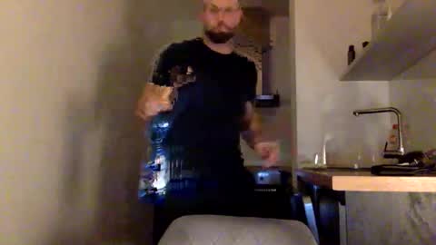 Thomas Fit online show from February 25, 9:02 pm