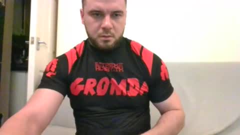 tommyy19901 online show from December 15, 7:21 pm