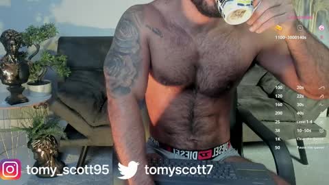 tomy_scott6 online show from April 10, 8:52 am