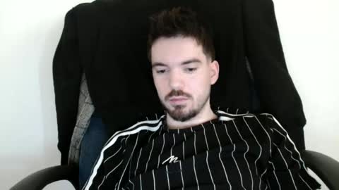 Snapshot of tomylind chatting on June 3, 9:56 am Onlyfans - Tomylind keep you in touch there online show from June 3, 9:56 am