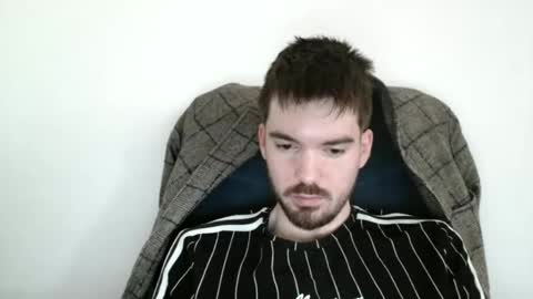 Snapshot of tomylind chatting on June 6, 9:58 am Onlyfans - Tomylind keep you in touch there online show from June 6, 9:58 am