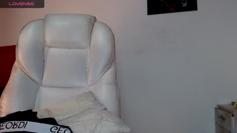 TONI BELMONT online show from December 4, 9:57 pm