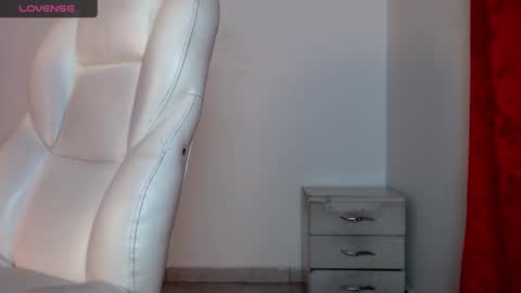 TONI BELMONT online show from December 31, 9:17 pm