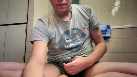 Snapshot of tonisun chatting on January 7, 7:55 am tonisun online show from January 7, 7:55 am