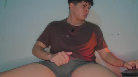 Snapshot of tony_marz chatting on May 14, 4:52 am tony_marz online show from May 14, 4:52 am