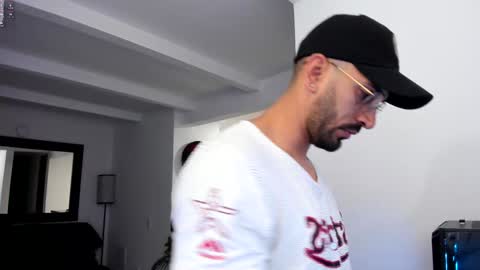 tony muscle1 online show from February 6, 9:53 am