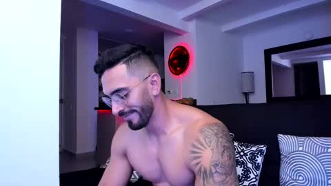 tony muscle1 online show from March 6, 1:58 am