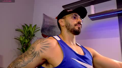 tony muscle1 online show from May 16, 10:58 am