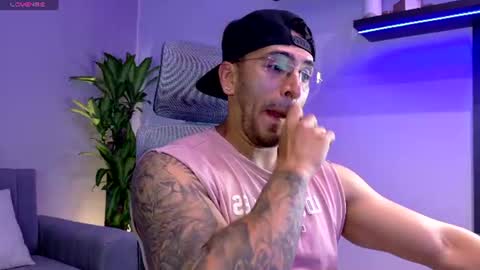 tony muscle1 online show from June 25, 6:56 pm