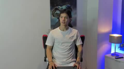 Snapshot of tony_petrov chatting on September 13, 7:19 am tony_petrov online show from September 13, 7:19 am