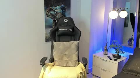 Snapshot of tony_petrov chatting on September 21, 7:43 am tony_petrov online show from September 21, 7:43 am