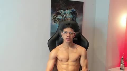 Snapshot of tony_petrov chatting on October 17, 6:27 am tony_petrov online show from October 17, 6:27 am