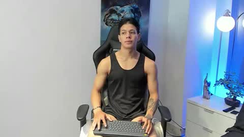 Snapshot of tony_petrov chatting on October 28, 6:39 am tony_petrov online show from October 28, 6:39 am