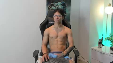 Snapshot of tony_petrov chatting on November 6, 4:24 am tony_petrov online show from November 6, 4:24 am