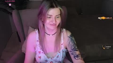 Snapshot of tonyameow chatting on May 10, 1:22 am Tonya online show from May 10, 1:22 am