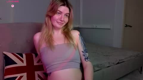 Snapshot of tonyameow chatting on June 11, 1:27 am Tonya online show from June 11, 1:27 am