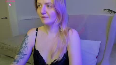 Snapshot of tonyameow chatting on July 13, 1:19 am Tonya online show from July 13, 1:19 am