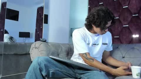 Tony Benedetti online show from March 3, 8:15 pm