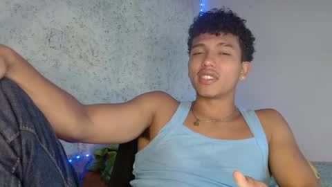 tonydesire_ online show from April 18, 8:53 pm