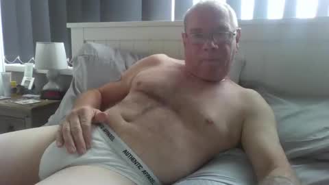 Snapshot of tonygib1962 chatting on April 28, 7:35 am tonygib1962 online show from April 28, 7:35 am