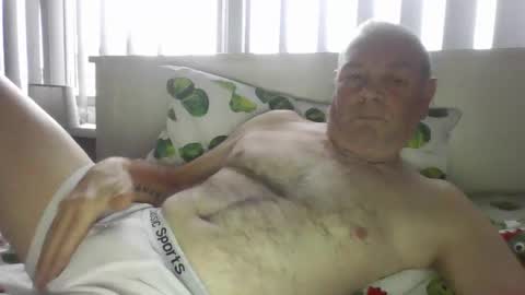 tonygibbson62 online show from December 17, 9:04 am