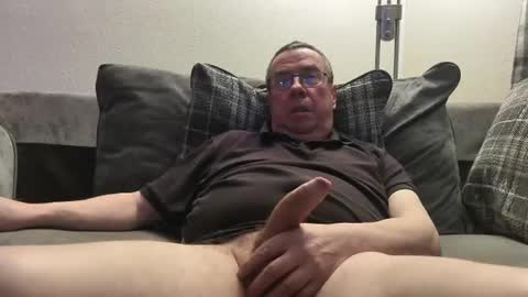 Snapshot of tonyhandjob chatting on December 21, 10:28 am tonyhandjob online show from December 21, 10:28 am