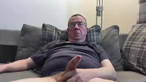 Snapshot of tonyhandjob chatting on May 2, 12:21 pm tonyhandjob online show from May 2, 12:21 pm