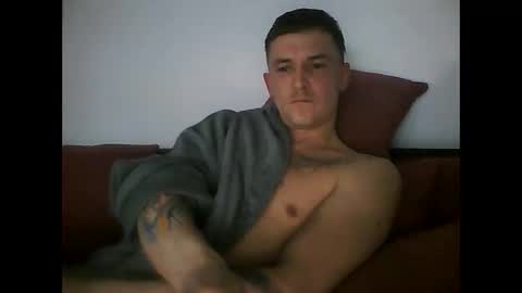 Snapshot of tonystrawberry chatting on March 24, 7:41 pm tonystrawberry online show from March 24, 7:41 pm