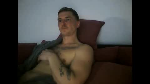 Snapshot of tonystrawberry chatting on March 28, 12:10 am tonystrawberry online show from March 28, 12:10 am