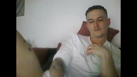Snapshot of tonystrawberry chatting on April 11, 10:36 pm tonystrawberry online show from April 11, 10:36 pm