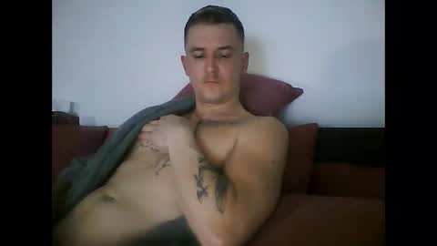 Snapshot of tonystrawberry chatting on April 13, 8:36 pm tonystrawberry online show from April 13, 8:36 pm