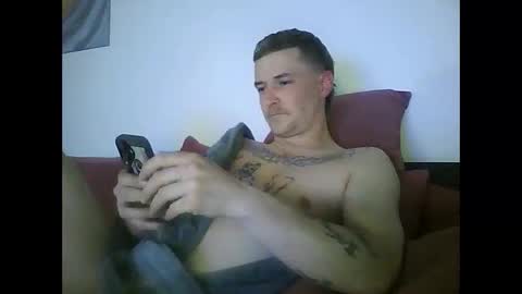 Snapshot of tonystrawberry chatting on May 8, 8:36 pm tonystrawberry online show from May 8, 8:36 pm