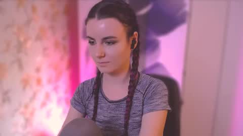 Elizabeth online show from February 28, 4:53 pm