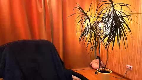 Elizabeth online show from October 2, 3:19 pm