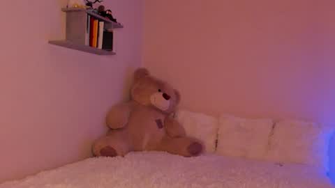 Snapshot of toohornyserj chatting on December 1, 11:25 pm toohornyserj online show from December 1, 11:25 pm