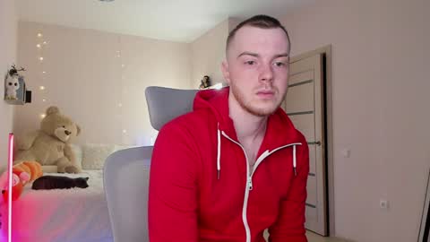 Snapshot of toohornyserj chatting on December 19, 11:14 pm toohornyserj online show from December 19, 11:14 pm