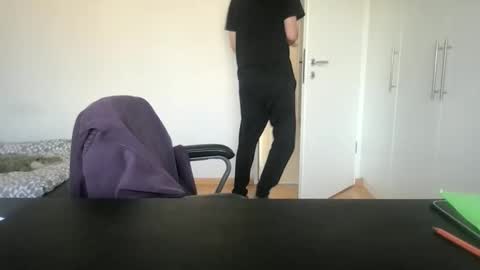 Max online show from January 14, 9:15 am