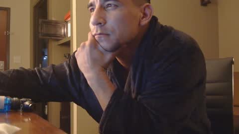 Snapshot of toomuchsmoke chatting on December 31, 10:26 am toomuchsmoke online show from December 31, 10:26 am