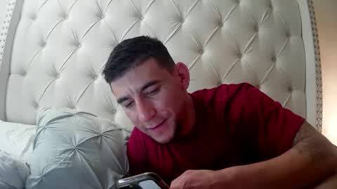 Snapshot of toomuchsmoke chatting on November 7, 4:23 am toomuchsmoke online show from November 7, 4:23 am