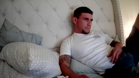 Snapshot of toomuchsmoke chatting on November 17, 1:55 am toomuchsmoke online show from November 17, 1:55 am