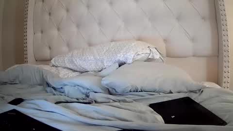 Snapshot of toomuchsmoke chatting on November 24, 4:01 am toomuchsmoke online show from November 24, 4:01 am