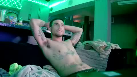 Snapshot of toomuchsmoke chatting on January 12, 6:24 pm toomuchsmoke online show from January 12, 6:24 pm