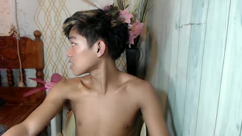 Snapshot of toothlessxx chatting on July 1, 8:16 am jhonrex online show from July 1, 8:16 am