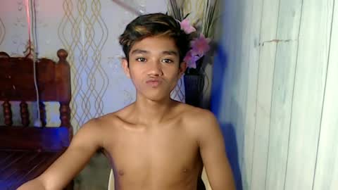 Snapshot of toothlessxx chatting on July 2, 5:24 am jhonrex online show from July 2, 5:24 am