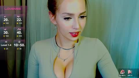 Snapshot of top_twins chatting on January 21, 8:19 am Yara online show from January 21, 8:19 am