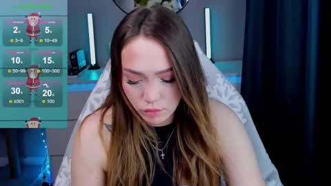 Snapshot of top_twins chatting on December 17, 9:59 am Yara online show from December 17, 9:59 am