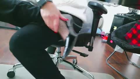 Top Floor Temptress online show from January 19, 3:16 pm